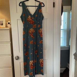 NWT Xhilaration Vneck Floral Jumpsuit
